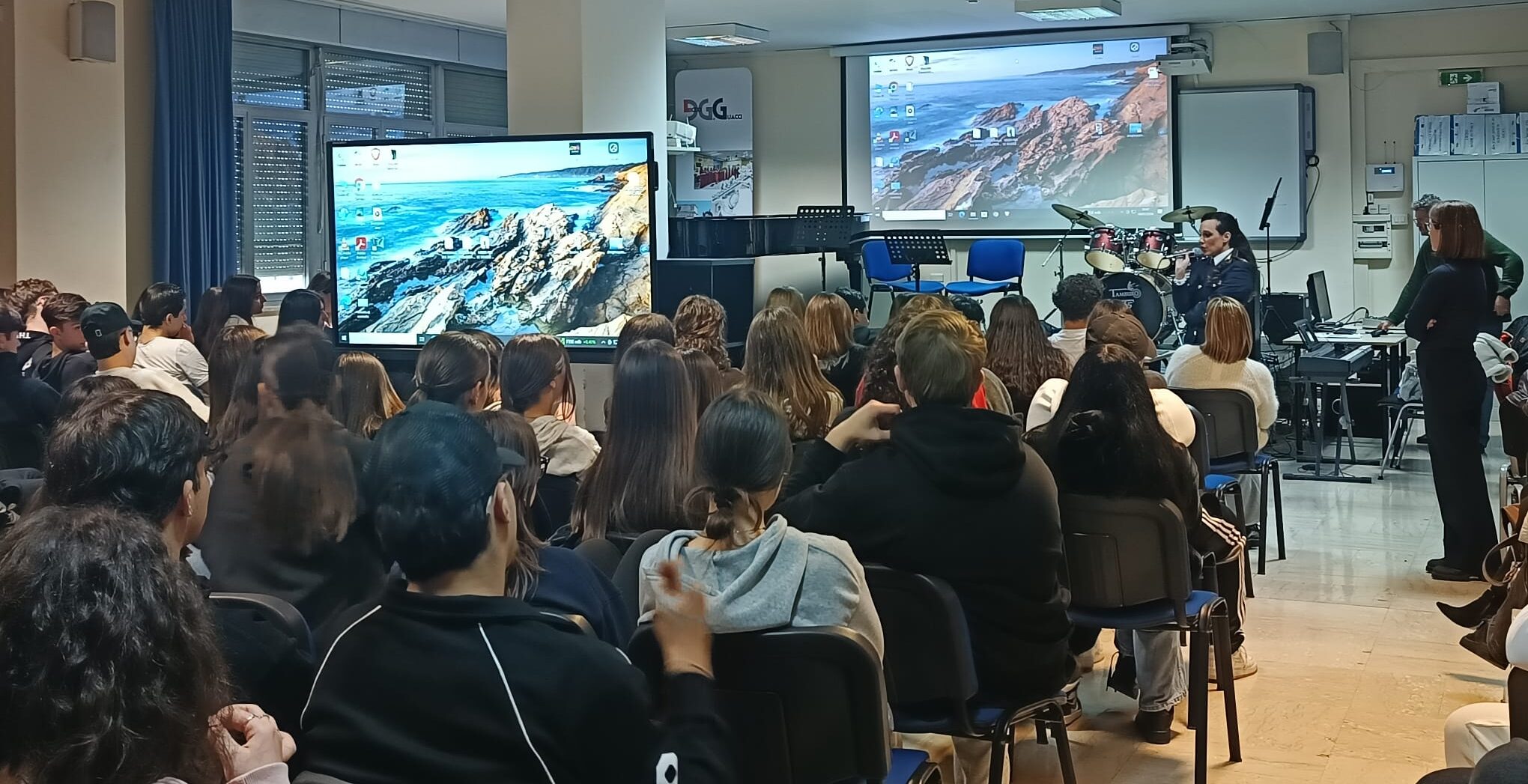 Istituzioni e Scuola insieme contro violenza e droga