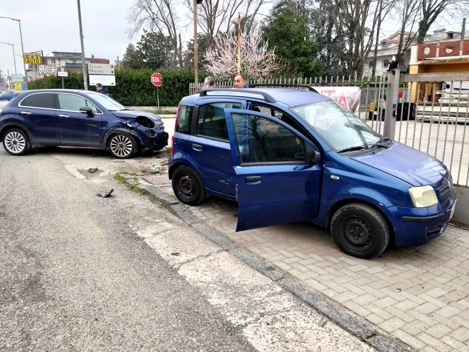 Collisione tra due auto lungo l’Appia a Rotondi
