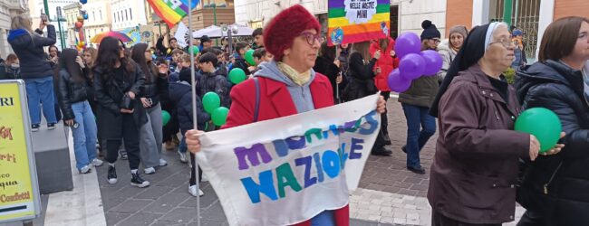 Benevento in cammino per la pace: folla e colori per la marcia “Terra in Pace”