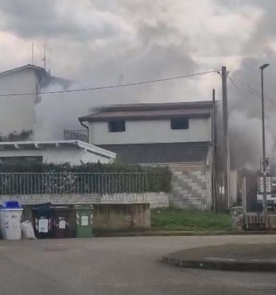 Incendio in un garage di un’abitazione privata in via dei Mulini a Benevento