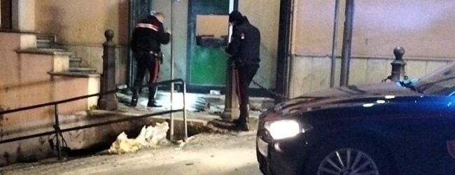 Esplosione nella notte, distrutto il bancomat della Credem a San Bartolomeo in Galdo