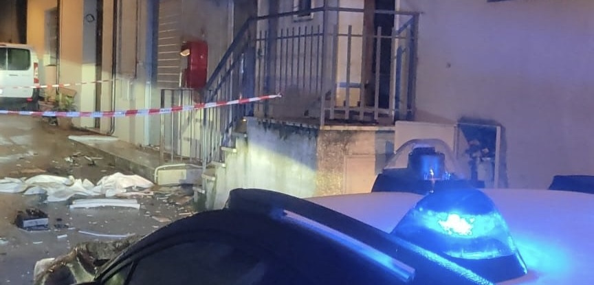 Montaguto, esplode il bancomat dell’ufficio postale