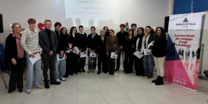 Grande partecipazione a Napoli per la consegna di 74 borse di studio per giovani talenti campani