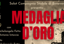 “Medaglia d’Oro” debutta al Teatro Mulino Pacifico: in scena la memoria dei bombardamenti del 1943 a Benevento