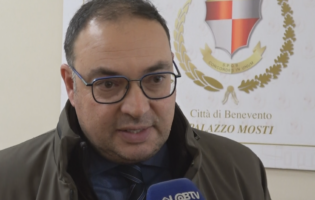 Vicenda mensa, Palladino: “Difformità risolta, revocata sospensione al centro di cottura”