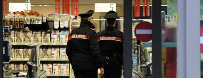 Mirabella (AV): tenta di rubare quasi 500 euro di prodotti da un supermercato: i Carabinieri denunciano una donna dell’Est Europa