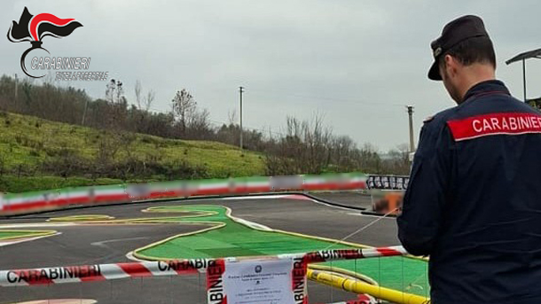 Montecalvo Irpino, pista bituminata abusiva su area vincolata: tre persone denunciate dai Carabinieri