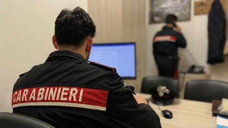 Falsi annunci online per auto e casa vacanza: due persone denunciate dai Carabinieri della Compagnia di Solofra