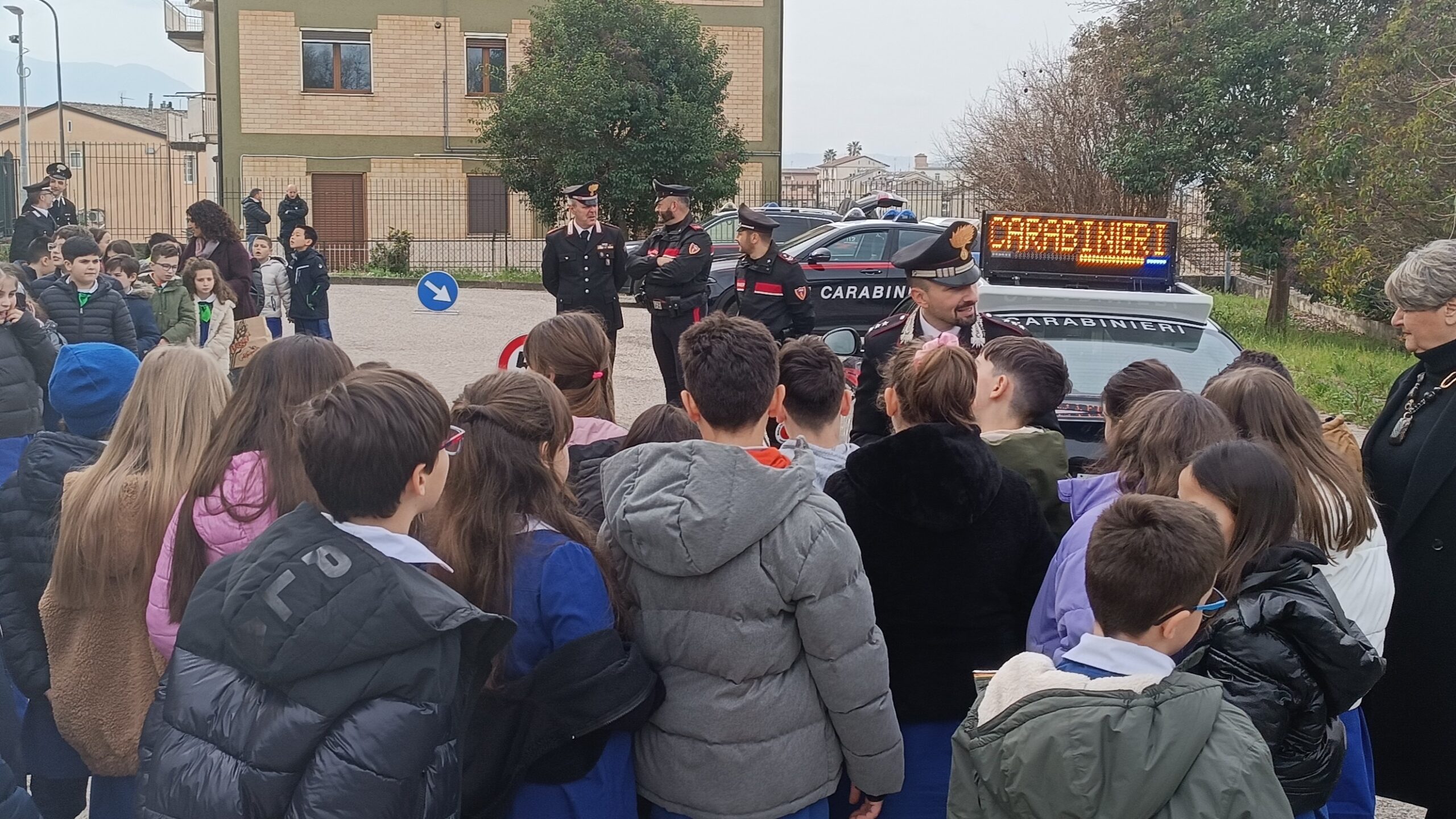 A lezione di educazione stradale: a Mirabella Eclano (AV) i Carabinieri accolgono in caserma gli alunni delle scuole elementari