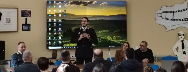 Solofra: incontro tra studenti e Istituzioni, i Carabinieri a tutela della Legalità