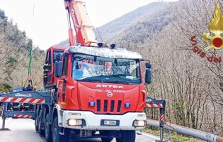 Montella, recuperata mucca incinta senza vita alla Cascata del Fascio