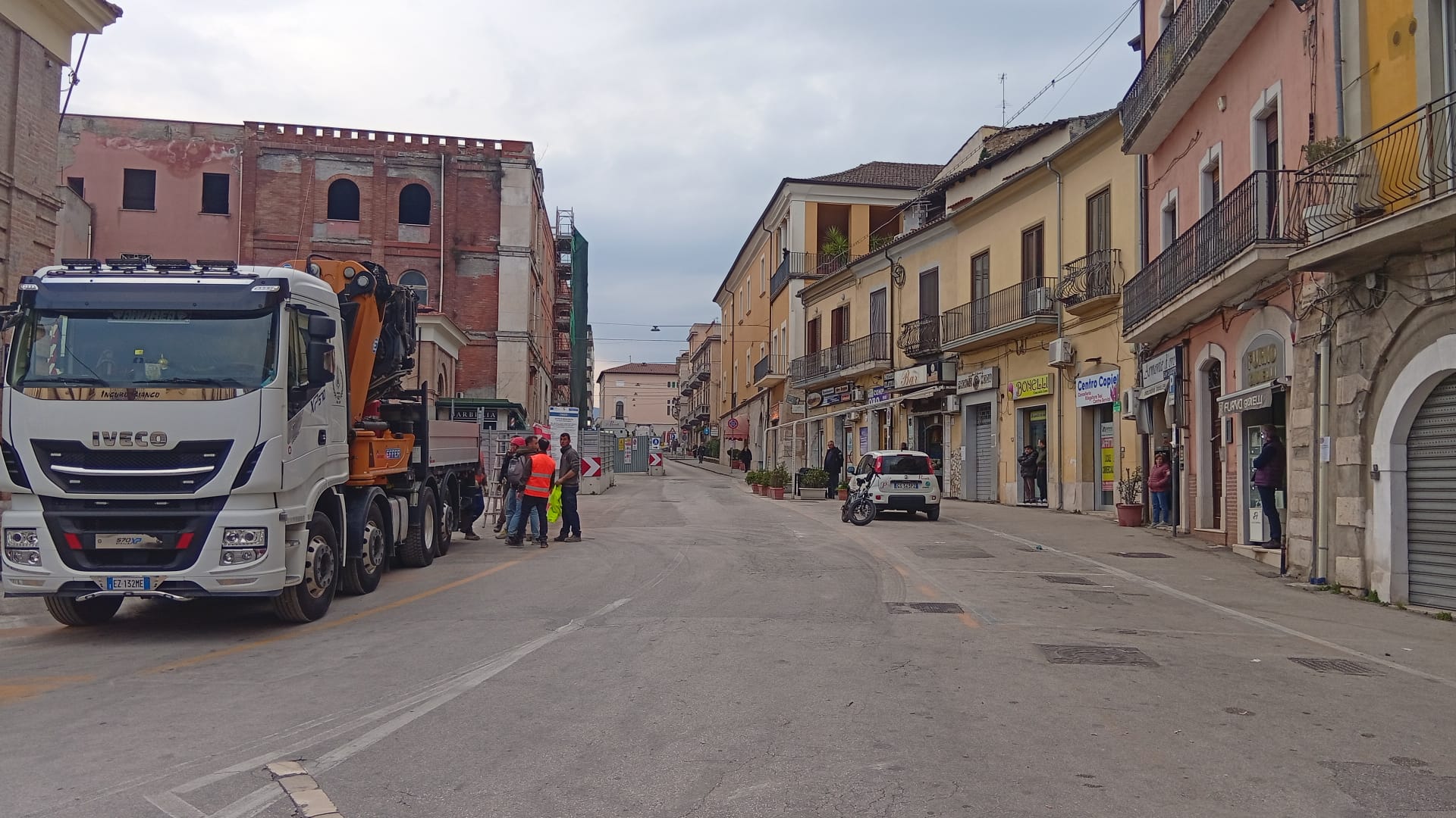Ripristinata la circolazione parziale a Via Rummo