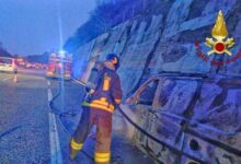 Incendio di un autocarro sull’A16 a Monteforte Irpino, intervengono i Vigili del Fuoco