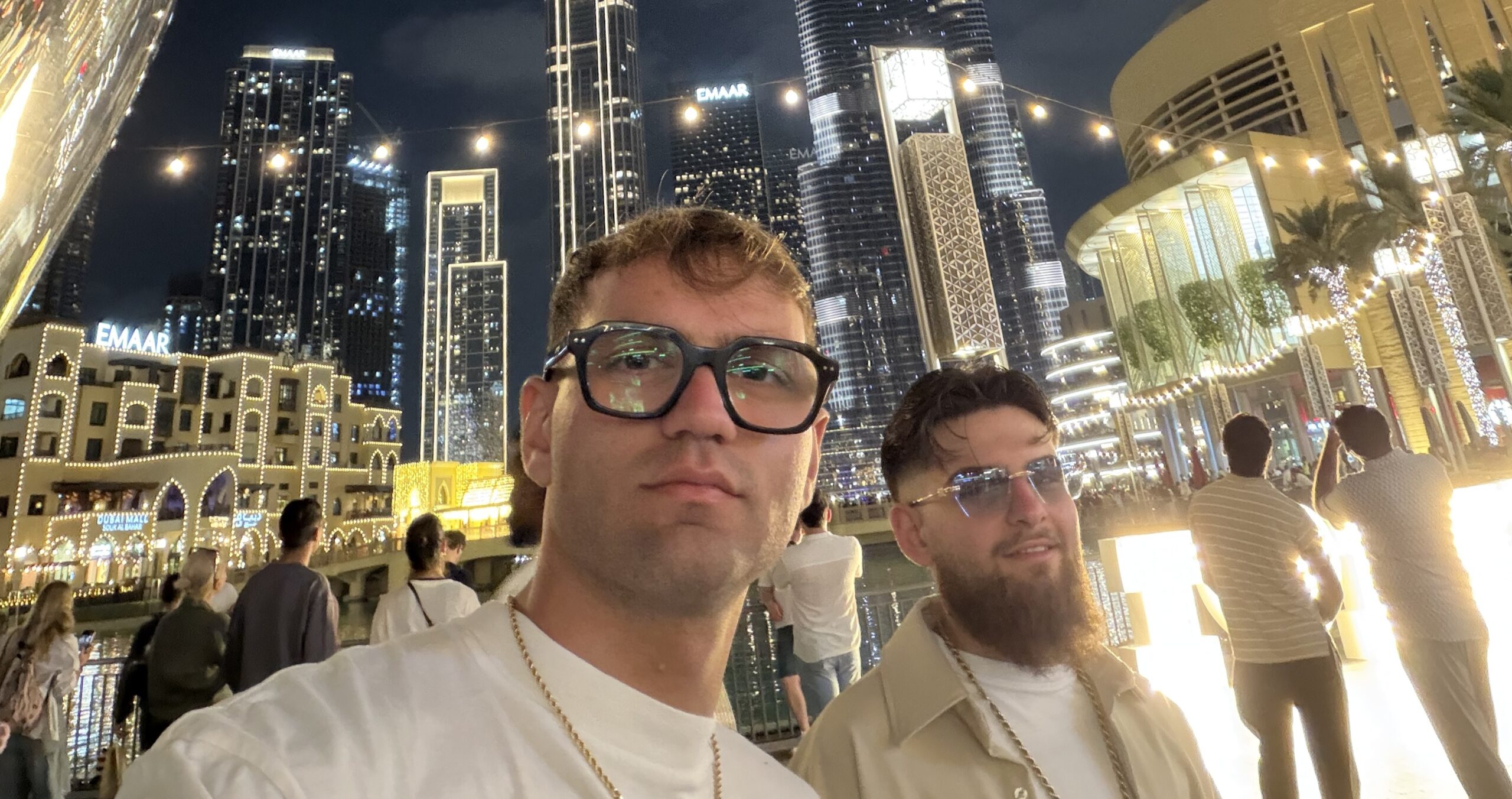 Dubai, voli cancellati e tensione nella notte: bloccati anche due giovani di Benevento