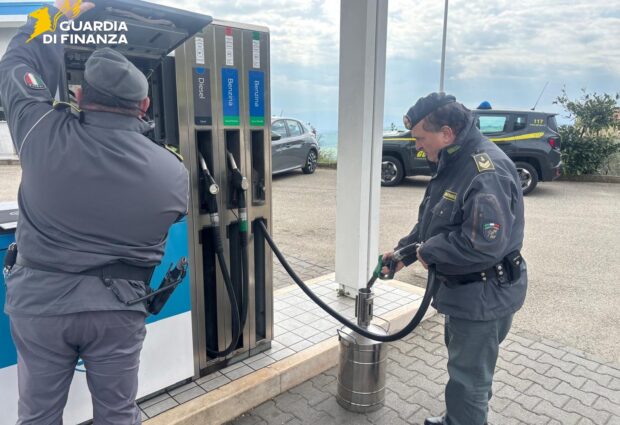Guardia di Finanza: controlli sui prezzi dei carburanti a Benevento