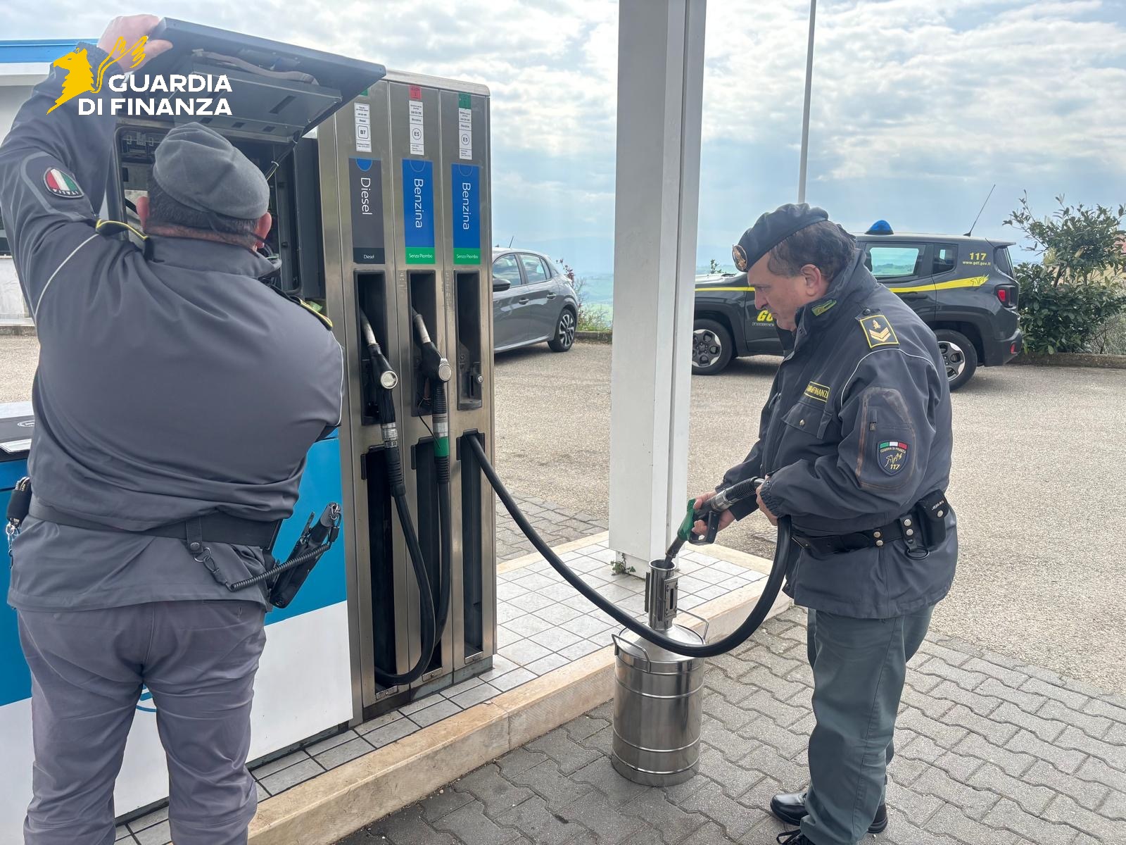 Guardia di Finanza: controlli sui prezzi dei carburanti a Benevento