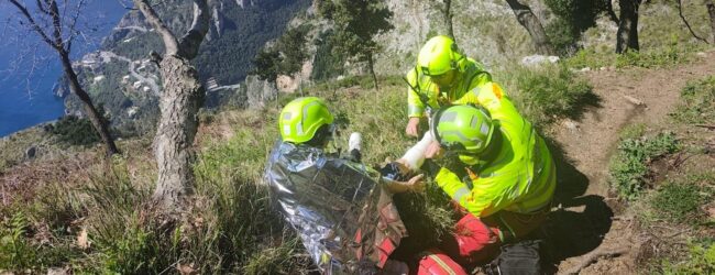 Escursionista soccorsa sul Sentiero degli Dei dal Soccorso Alpino e Speleologico della Campania