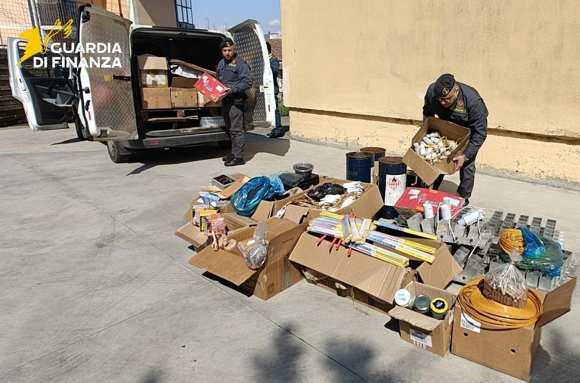 Maxi sequestro sulla S.S. 372 “Telesina”: la Guardia di Finanza arresta un uomo e blocca oltre 100 kg di esplosivi