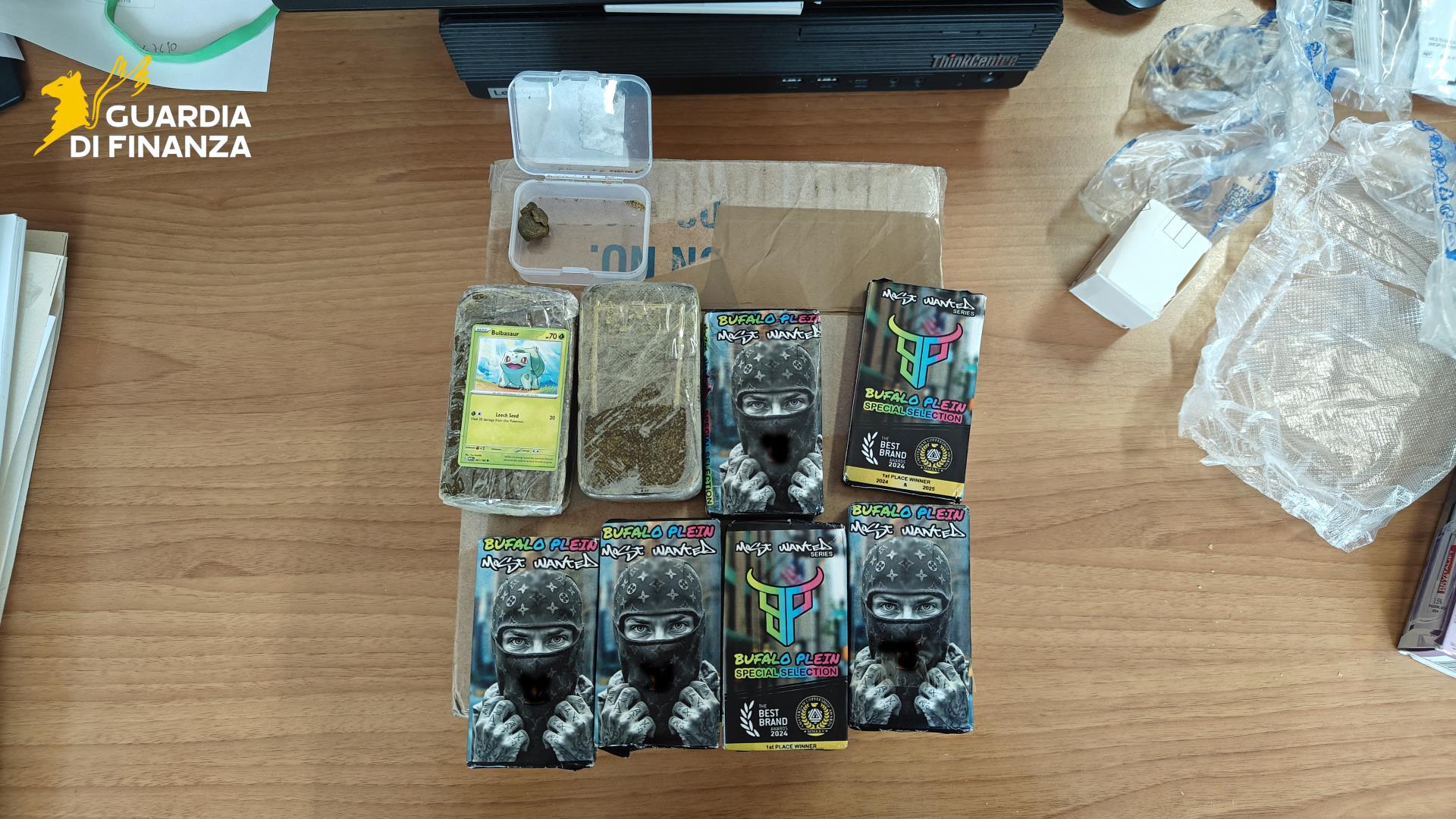 Finanza Avellino: arrestato un soggetto per detenzione a fini di spaccio sostanze stupefacenti, sequestrato mezzo chilo di hashish