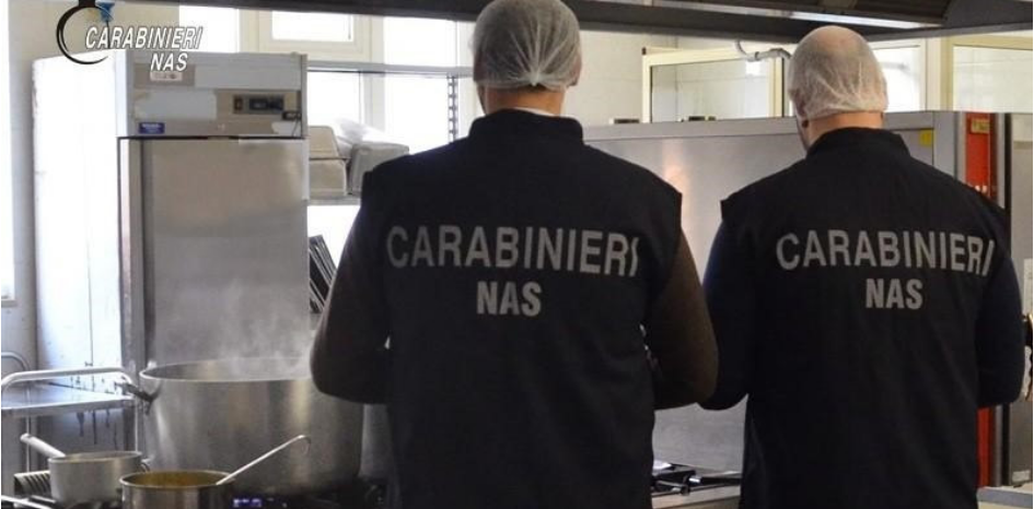 Blitz dei NAS nelle mense ospedaliere: 18 strutture irregolari tra Salerno, Avellino e Benevento