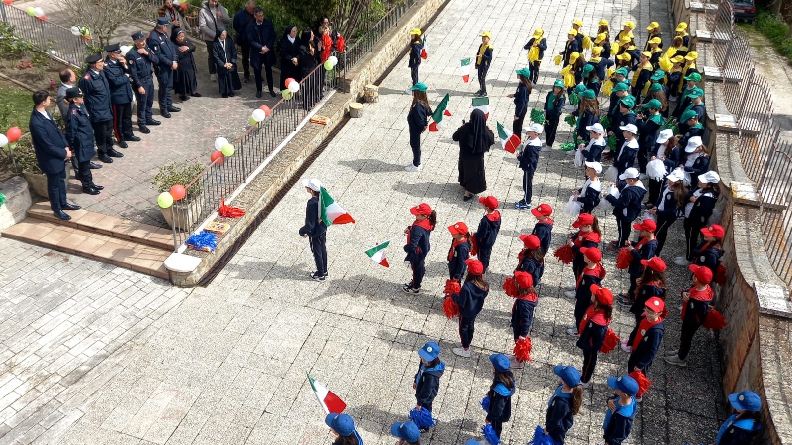 Ariano Irpino, iniziativa artistica “Colorando” e Messa a dimora della Talea dell’ “albero di Falcone”: Carabinieri e alunni insieme per Legalità e Ambiente