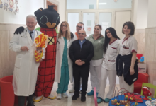 Tifosi della Curva sud al Fatebenefratelli per la consegna delle uova