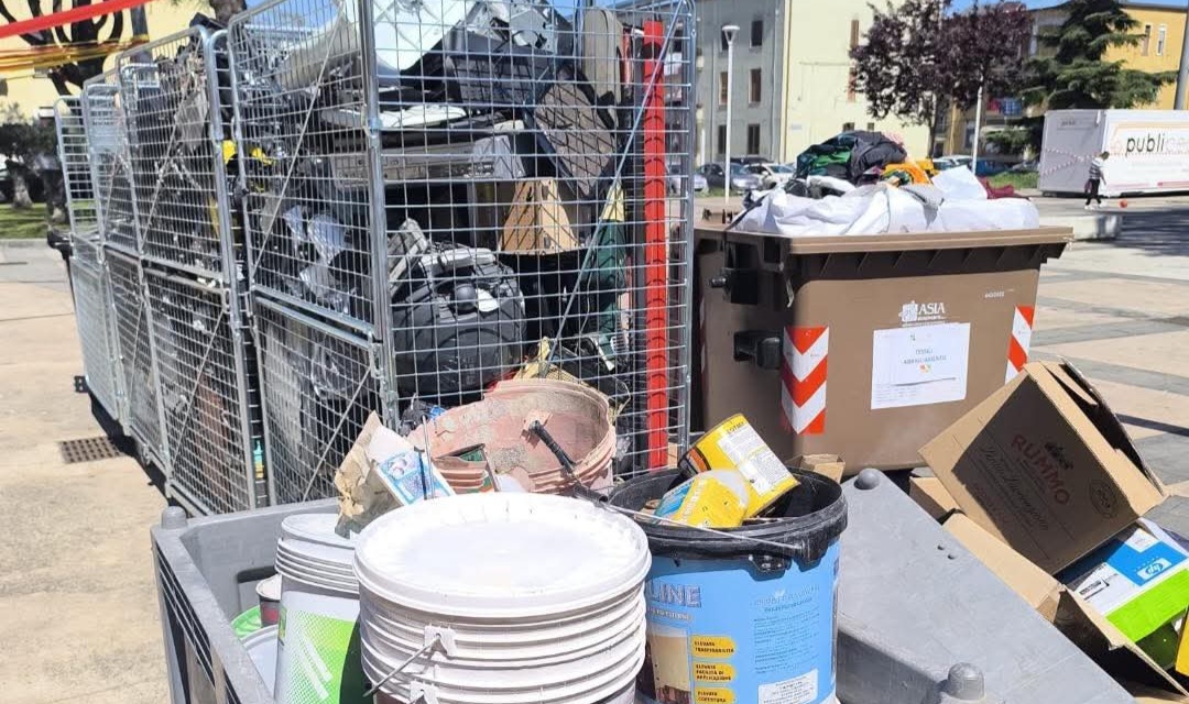 Benevento, successo per la quarta giornata di raccolta RAEE in piazza San Modesto: prossima tappa al Rione Ferrovia