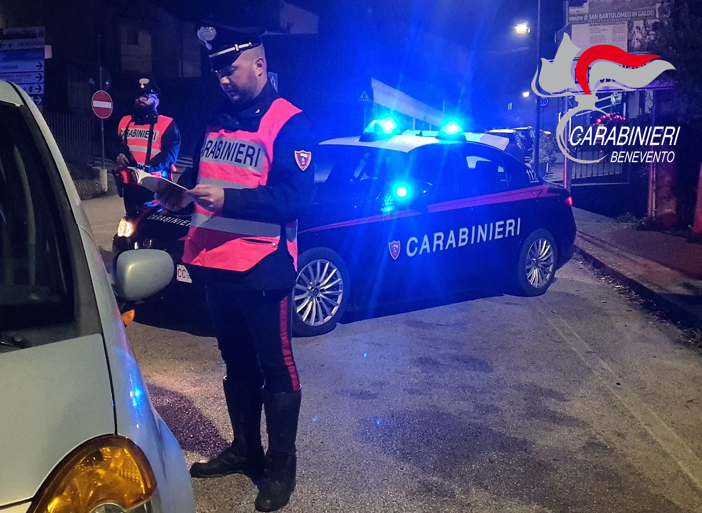 Controlli dei Carabinieri in Val Fortore: sequestri di droga, fogli di via e sanzioni per violazioni del codice della strada