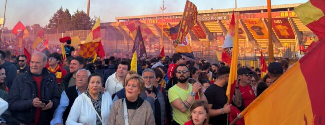 Il Benevento Calcio torna in Serie B, festa giallorossa allo stadio