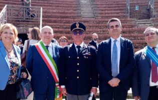 Arpaise a Benevento, ha incontrato il nuovo Questore Giovanni Leuci; congratulazioni all’Ispettore Walter Mazzone per l’encomio ricevuto