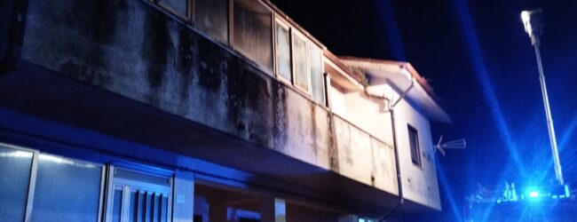 San Nicola Manfredi, paura in via Pontarielli: incendio in un alloggio popolare, nessun ferito