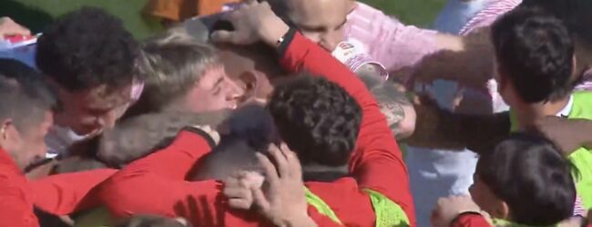 Nell’uovo della Strega c’è la Serie B! Il Benevento vince il derby di Salerno con la firma di Salvemini e può finalmente festeggiare