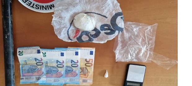 Benevento| Arrestato spacciatore: sequestrati cocaina, denaro e materiale per il confezionamento