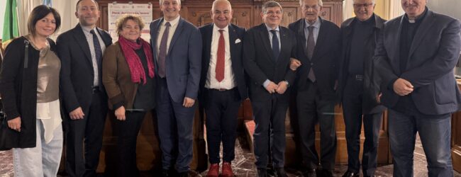 Benevento, alla Rocca dei Rettori confronto su pace, lavoro e democrazia: solidarietà a Papa Leone XIV