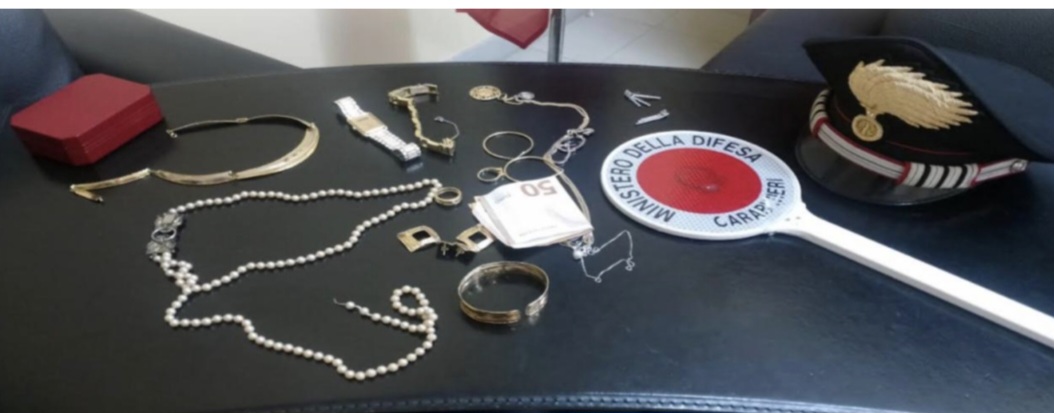 Benevento, 19enne egiziano arrestato per tentata truffa ai danni di un 98enne