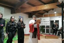 “Cerco l’uomo”: il Liceo Classico “Alberti-Virgilio” accende la lanterna di Diogene per la XII Notte Nazionale