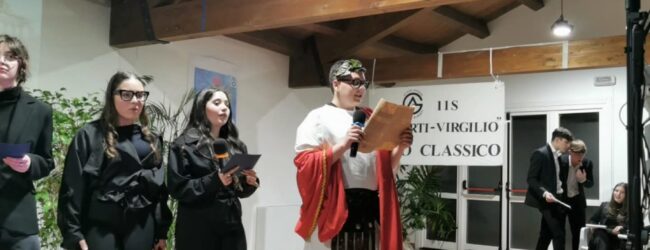 “Cerco l’uomo”: il Liceo Classico “Alberti-Virgilio” accende la lanterna di Diogene per la XII Notte Nazionale