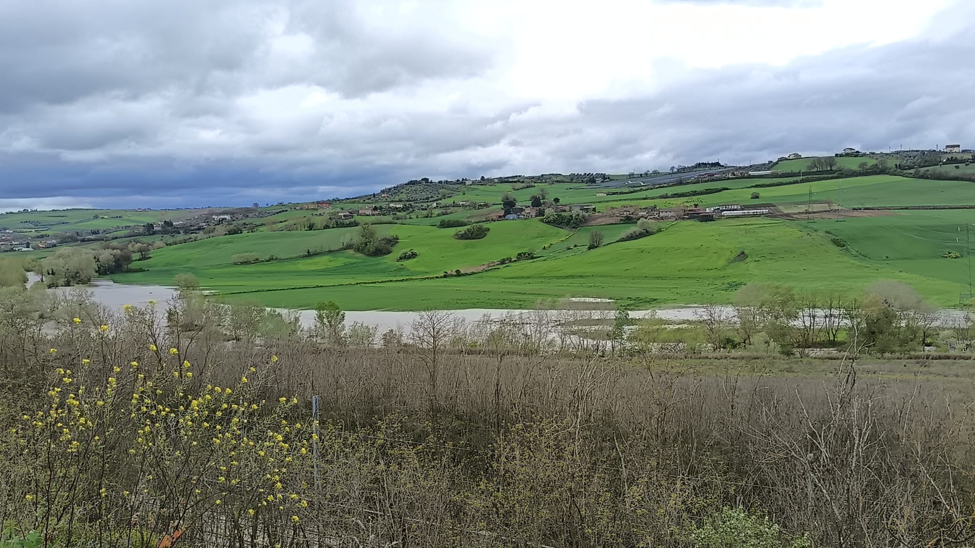 Maltempo, stop ai treni tra Caserta e Foggia: disagi anche a Benevento