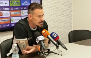 Benevento, Floro Flores: “Onorato del rinnovo. Non ho mai regalato nulla, inopportune le parole dell’allenatore della Cavese”