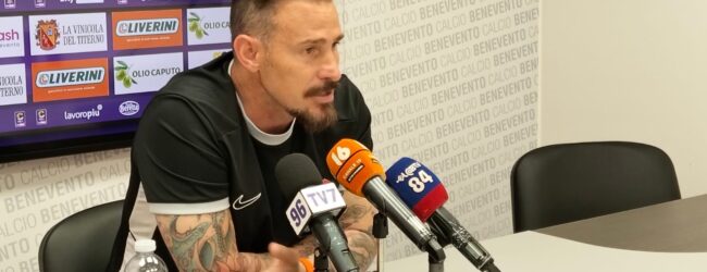 Benevento, Floro Flores: “Onorato del rinnovo. Non ho mai regalato nulla, inopportune le parole dell’allenatore della Cavese”