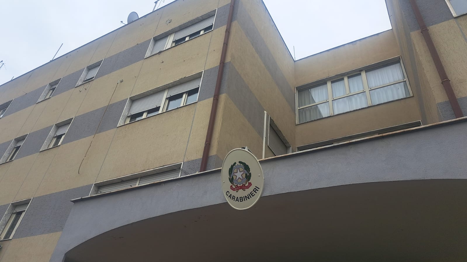 Lotta allo spaccio nel capoluogo: arrestato 36enne con hashish e materiale per il confezionamento