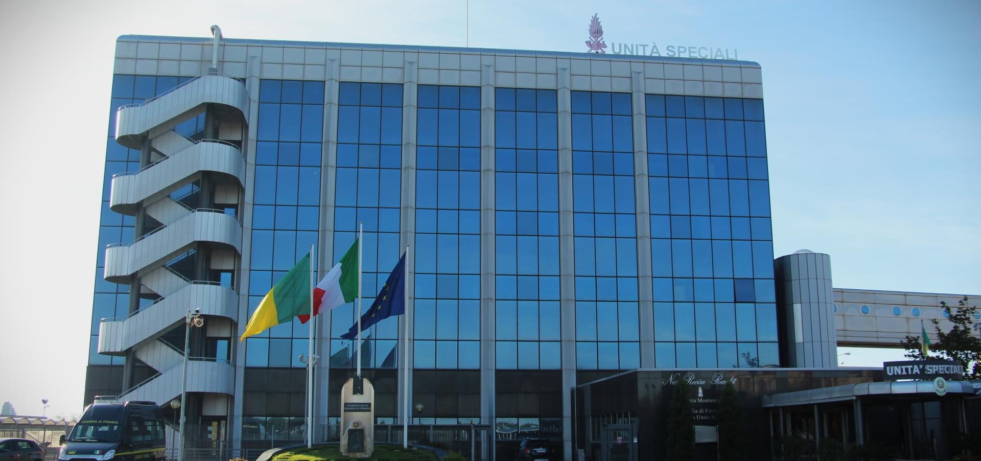 GdF Nucleo Speciale Beni e Servizi: contrasto alla pirateria presso gli esercizi commerciali. Avviato action day in bar e locali pubblici durante le serate di Champions League