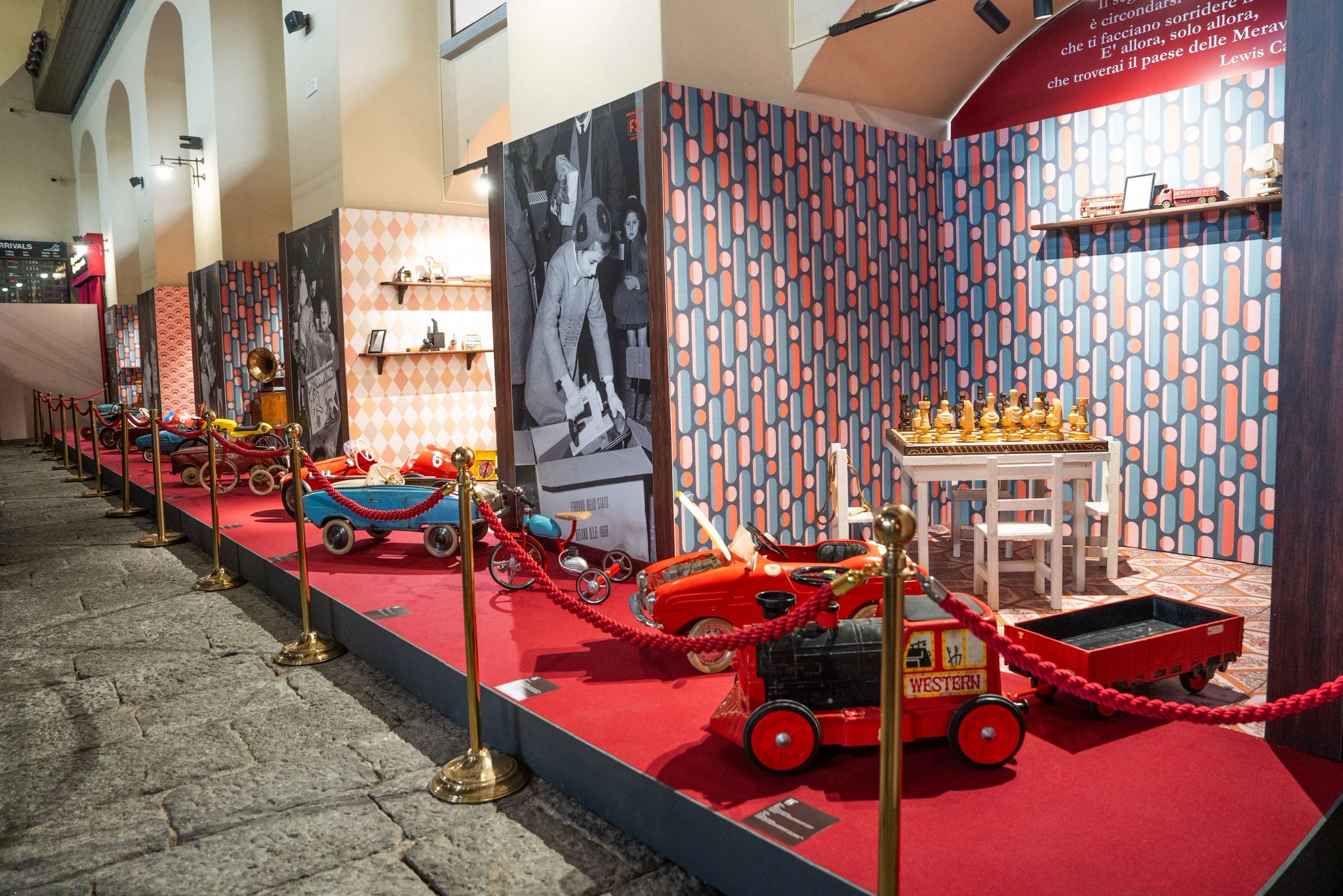 Museo Ferroviario di Pietrarsa, fino al 17 maggio la mostra “Vintage Vibes- passioni su due ruote”