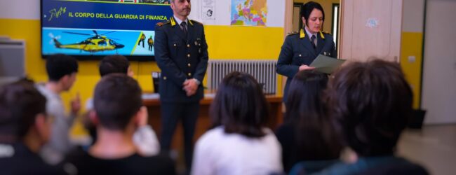 Legalita’ economica, la Guardia di Finanza incontra gli studenti