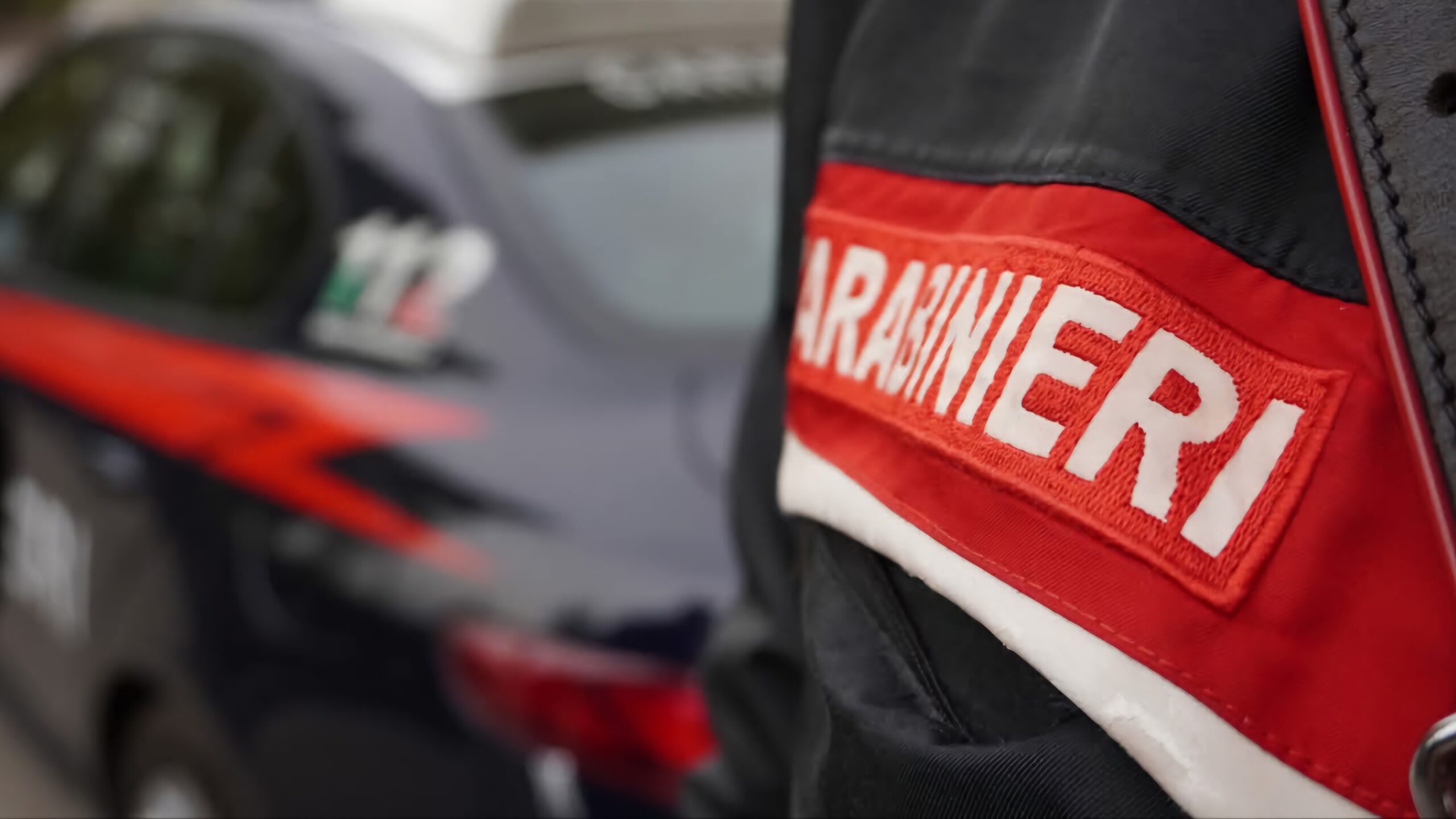 Sirignano, esibisce una carta d’identità elettronica con il microchip rimosso: denunciato 40enne