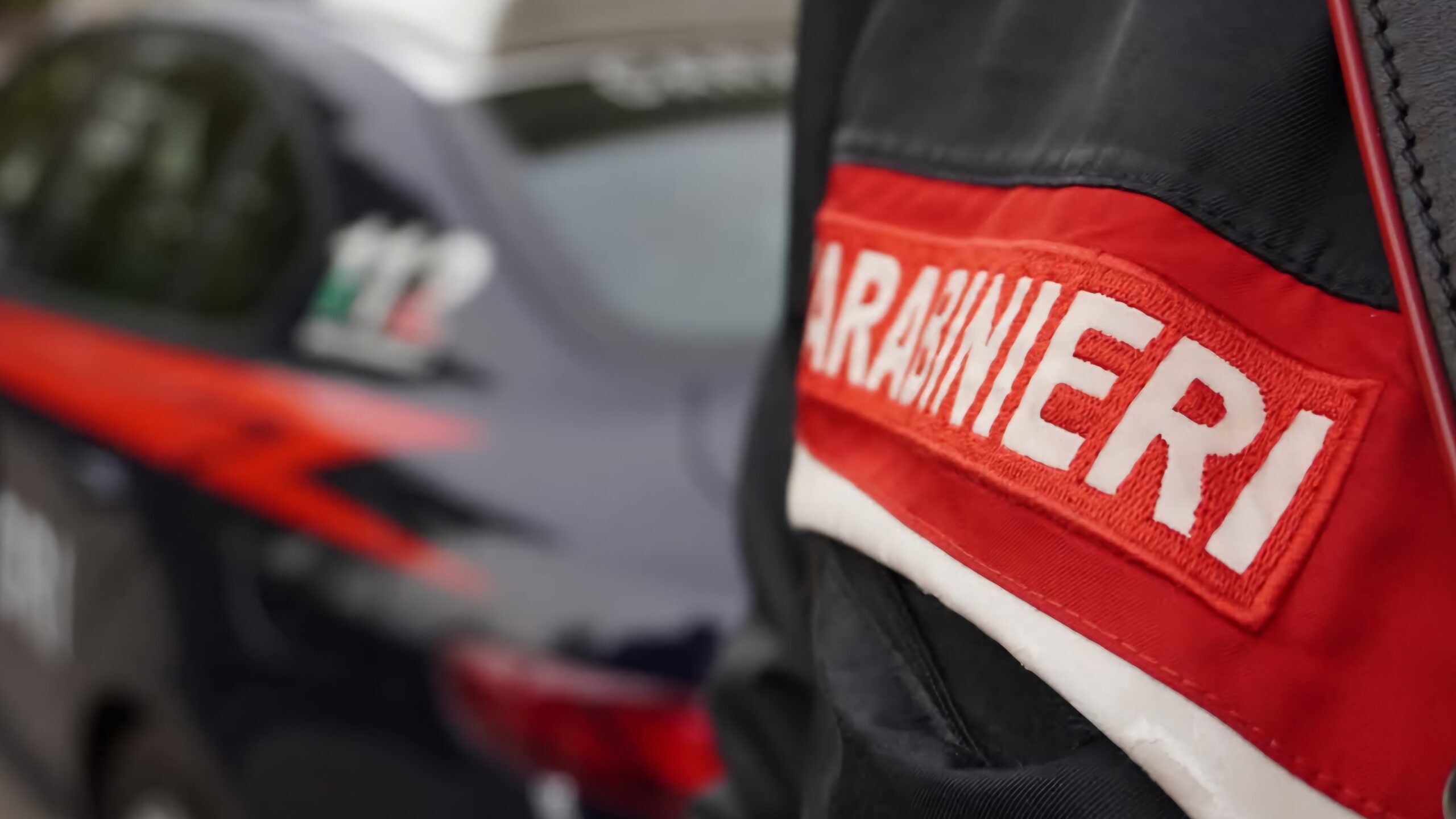 Mercogliano, tenta di introdursi in un’abitazione e viene trovato con cacciavite e forbice: denunciato dai Carabinieri