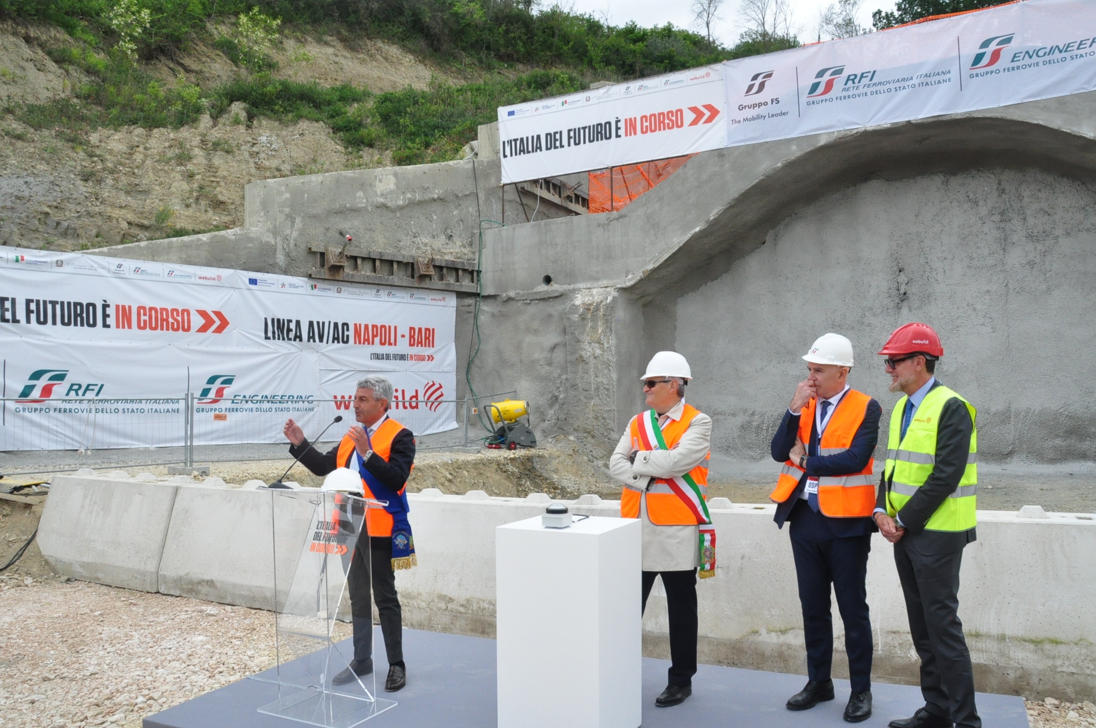 Il Presidente della Provincia per l’ultimo diaframma della galleria Rocchetta in Apice dell’Av/Ac Napoli-Bari