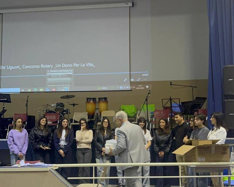 Concorso Rotary “Un dono, per esistere davvero”: la V B del De’Liguori conquista il secondo posto