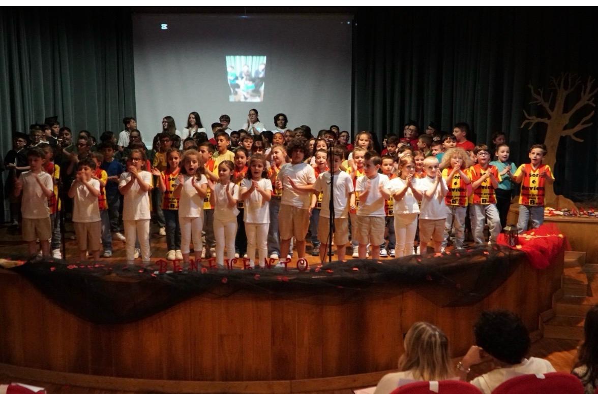 “La Magia del Noce di Benevento”: successo per lo spettacolo degli alunni del De La Salle