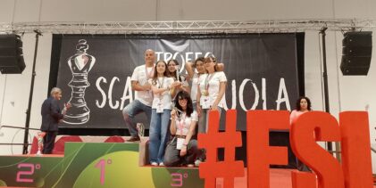 Il Liceo Classico “Pietro Giannone” sul podio nazionale degli scacchi: straordinario bronzo per la squadra femminile Iuniores